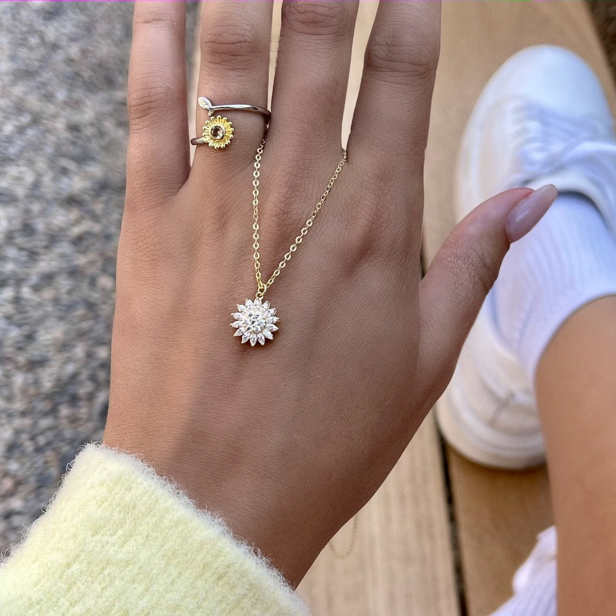 Ketting met zonnebloem goud stainless steel • sunflower kettinkje bloem